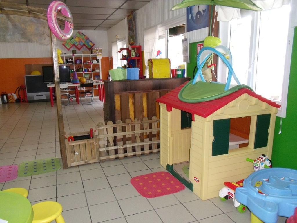 Mobil-Home 4 Pers Dans Camping 4 Etoiles La Palmyre Eksteriør billede